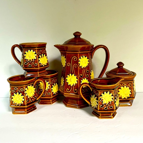 VTG Tea Set Inarco 70s Japan Daisy Teapot 3 Cups Cream Sugar Pedestal Brown